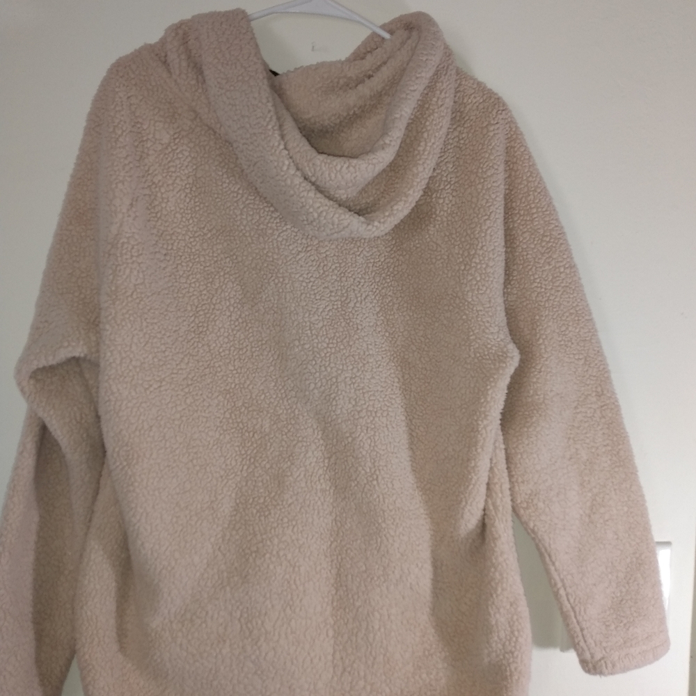 Victoria pink fleece hoody